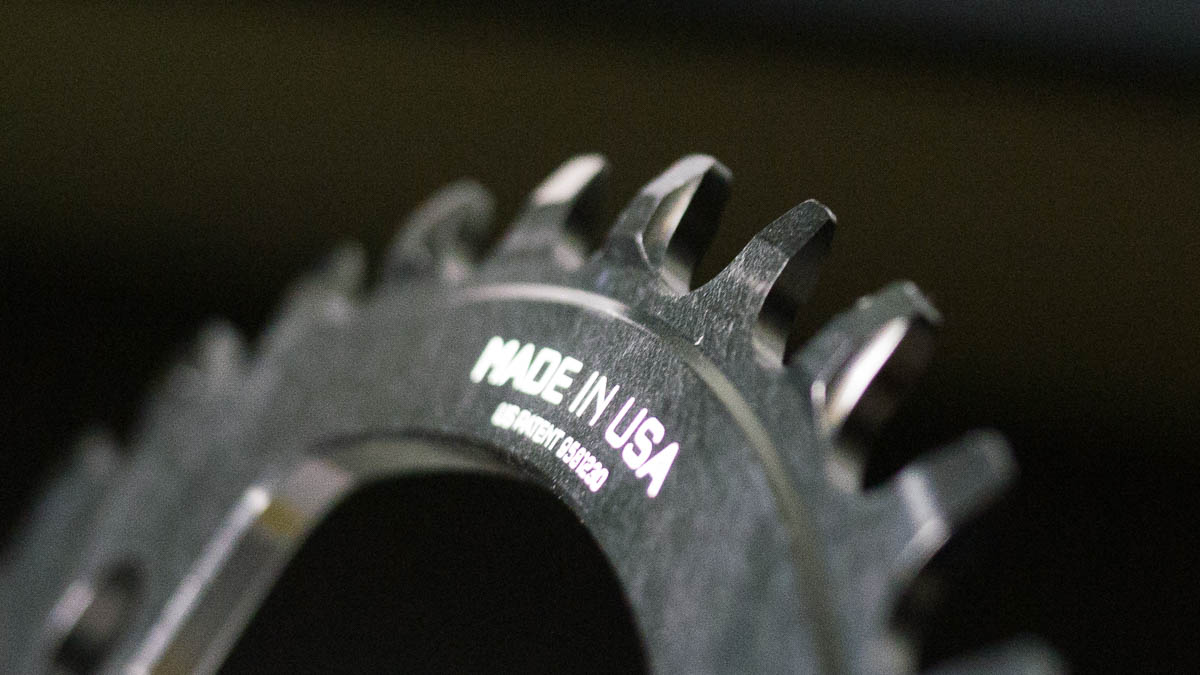 A photo of a wider tooth on the chainring.